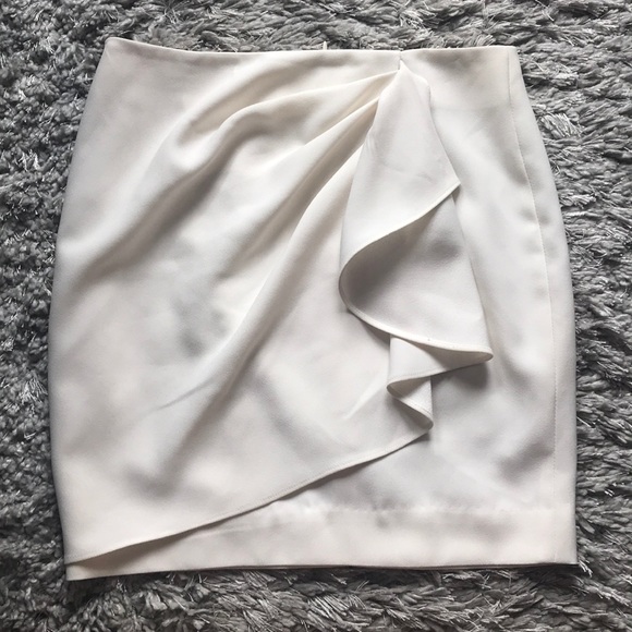 Zara white ruffle skirt - Picture 1 of 3